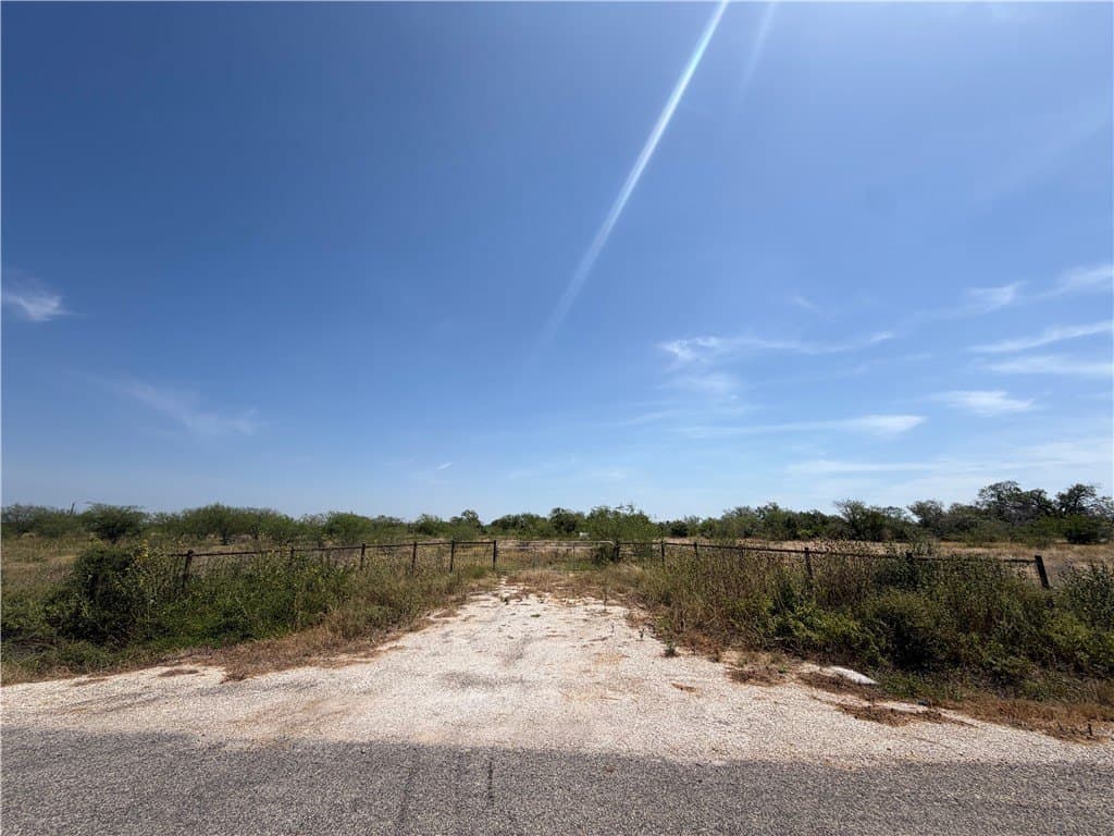 10.58 acres in Karnes County - photo 4