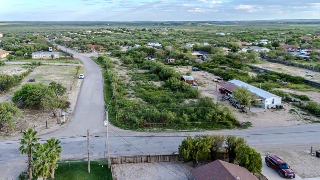 0.68 acres in Maverick County - photo 10