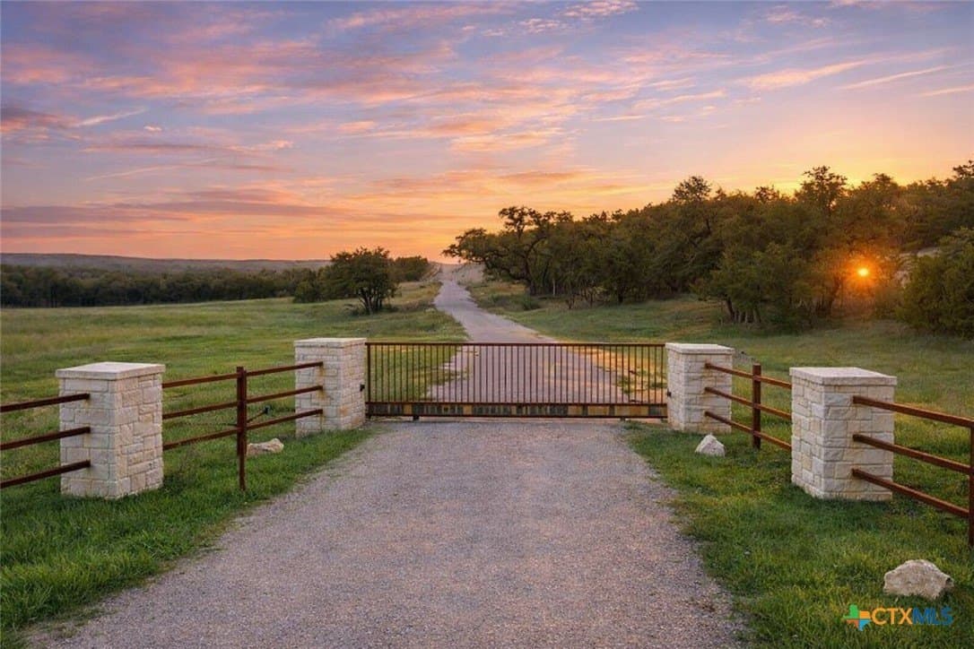 11.74 acres in Hays County - photo 10