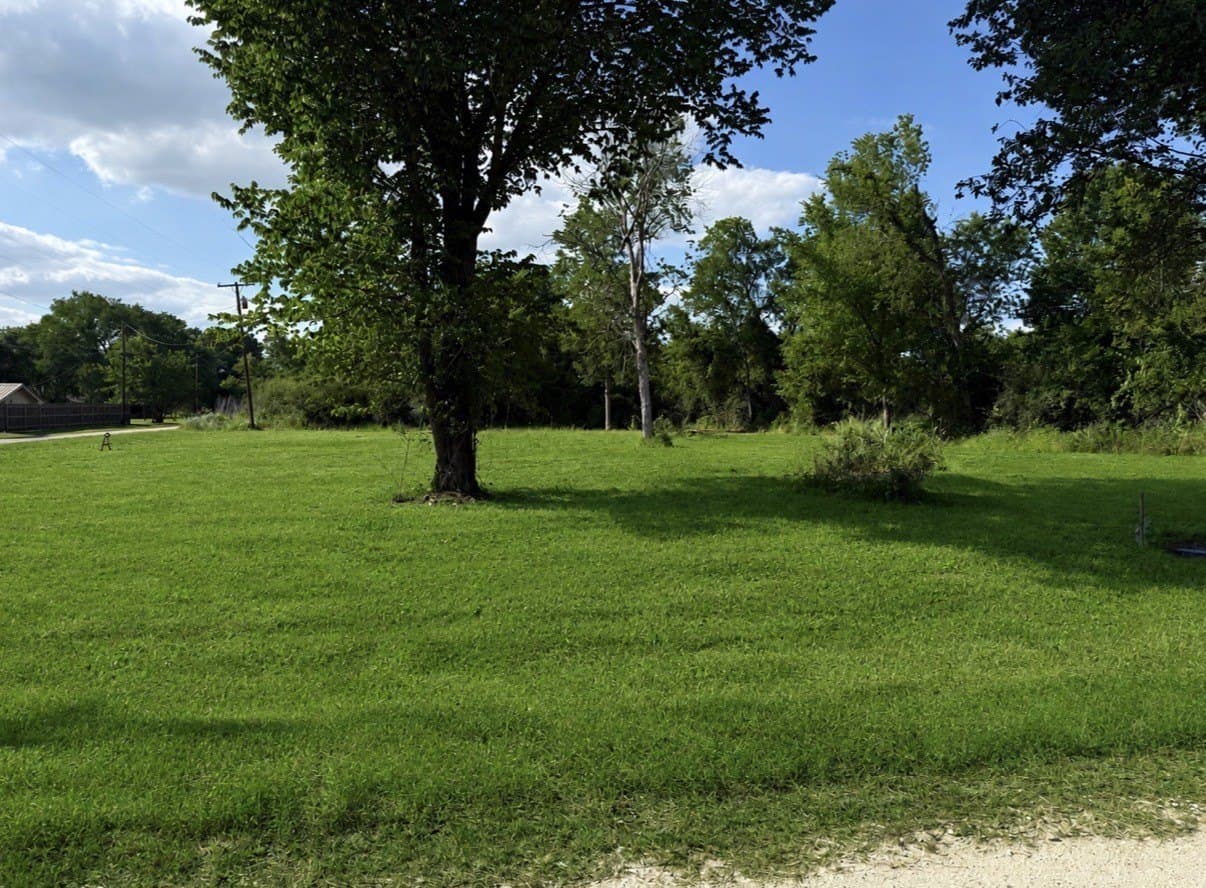 0.32 acres in Freestone County