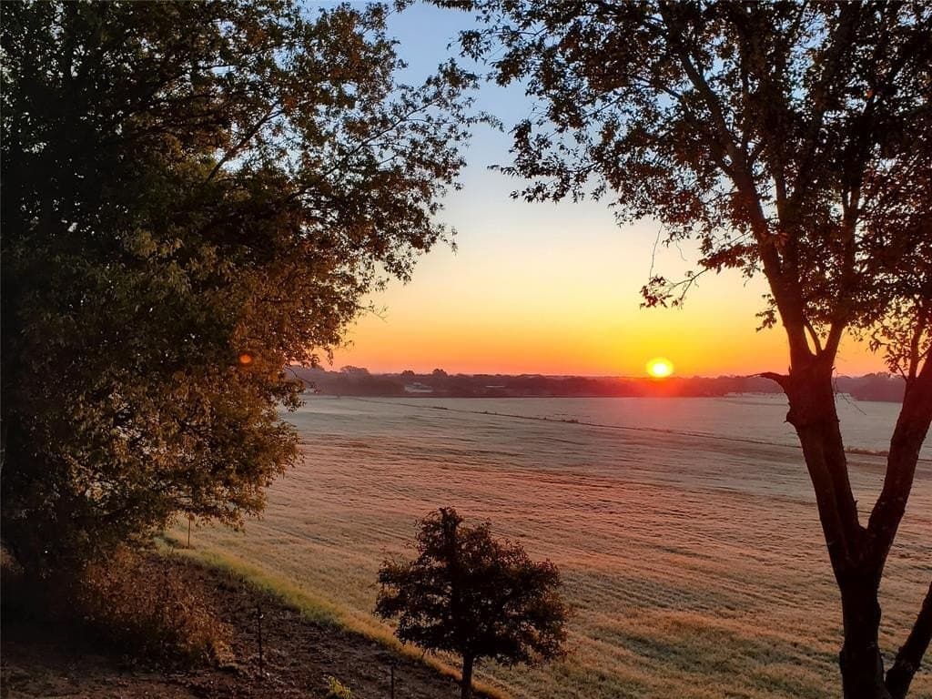 11.28 acres in Ellis County