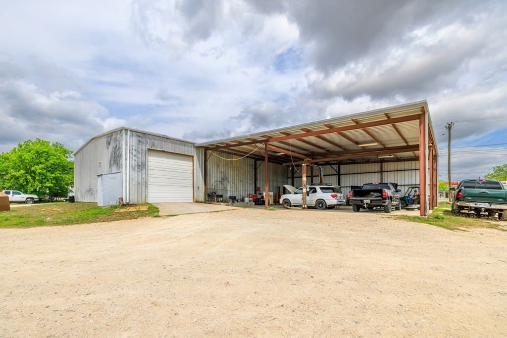 25.08 acres in Gillespie County - photo 21