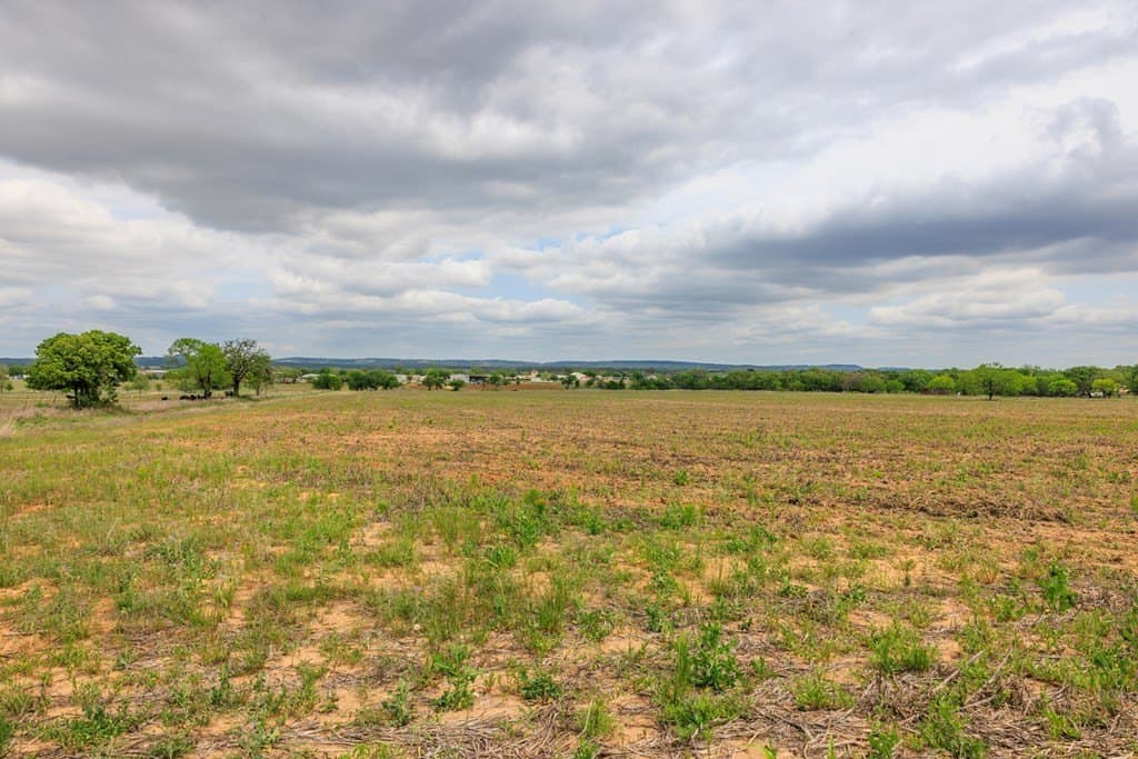 25.08 acres in Gillespie County - photo 32