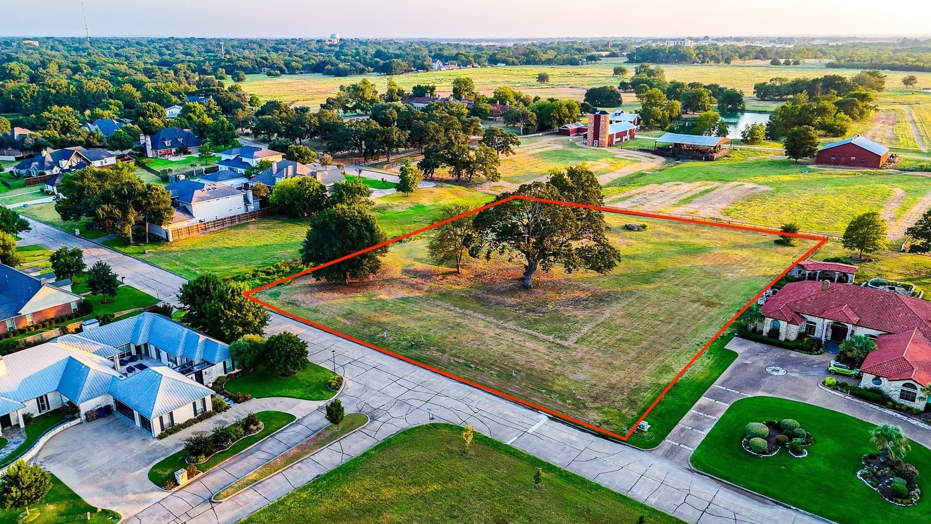 2.14 acres in Navarro County