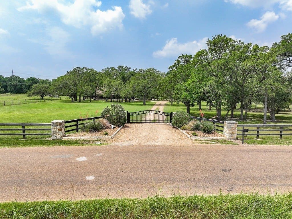 12.33 acres in Fayette County gallery image 3