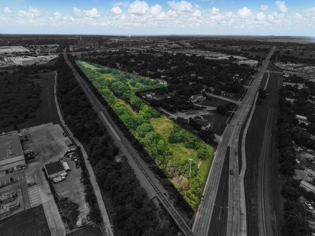 9.78 acres in Denton County gallery image 3