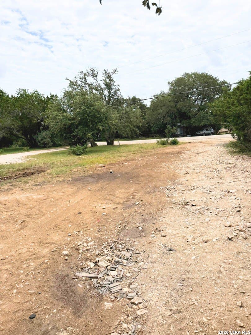 0.5 acres in Comal County - photo 7
