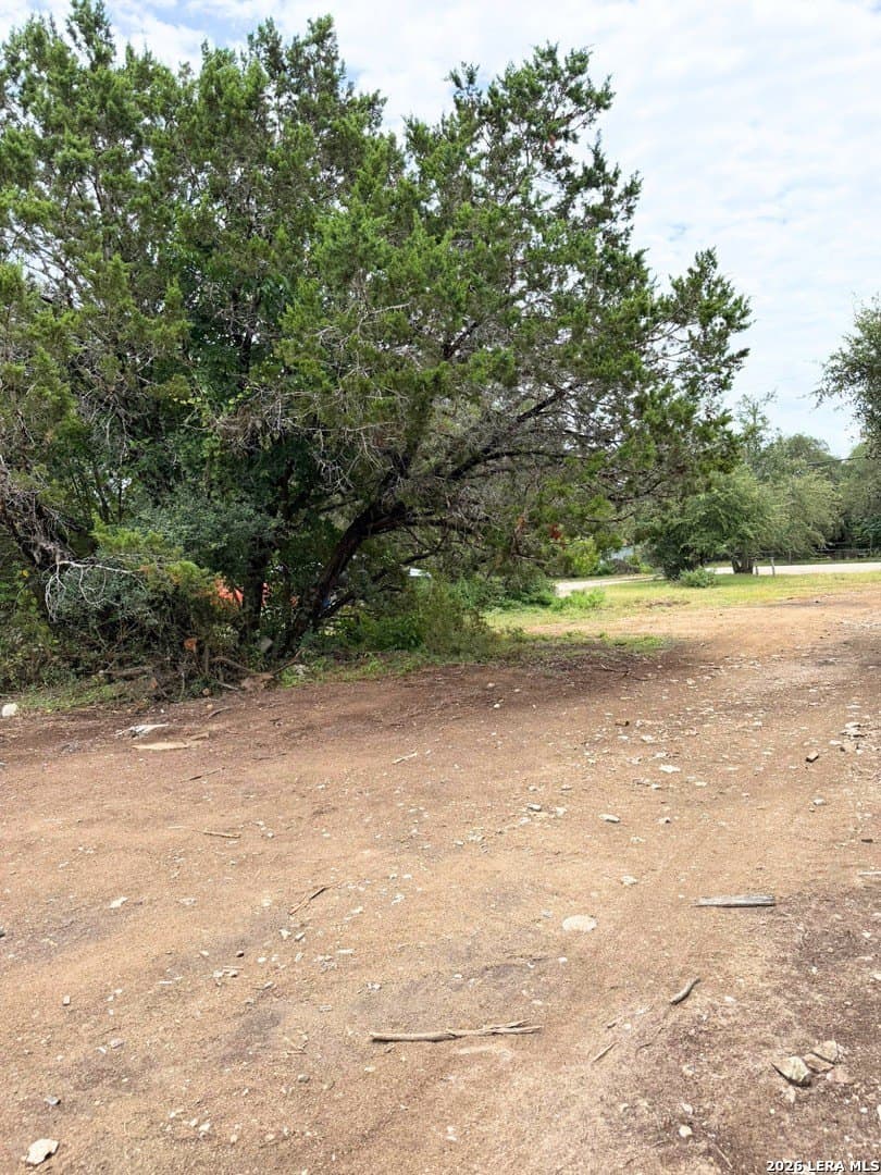 0.5 acres in Comal County - photo 8
