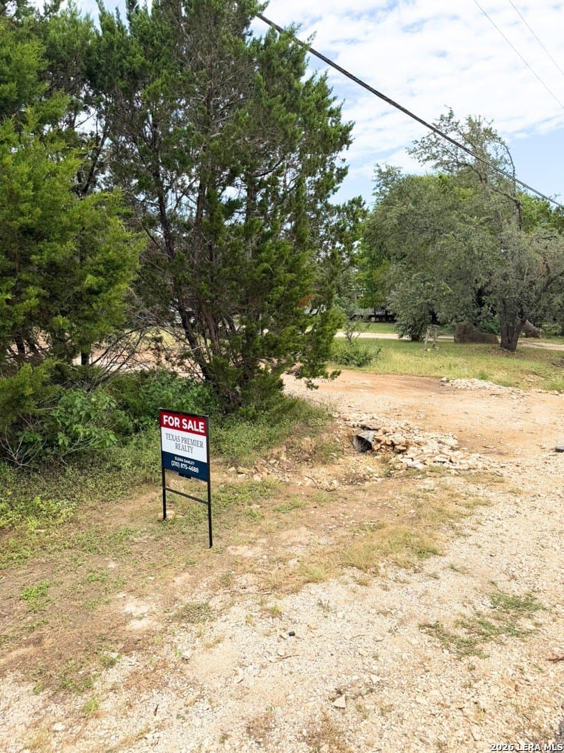0.5 acres in Comal County gallery image 4