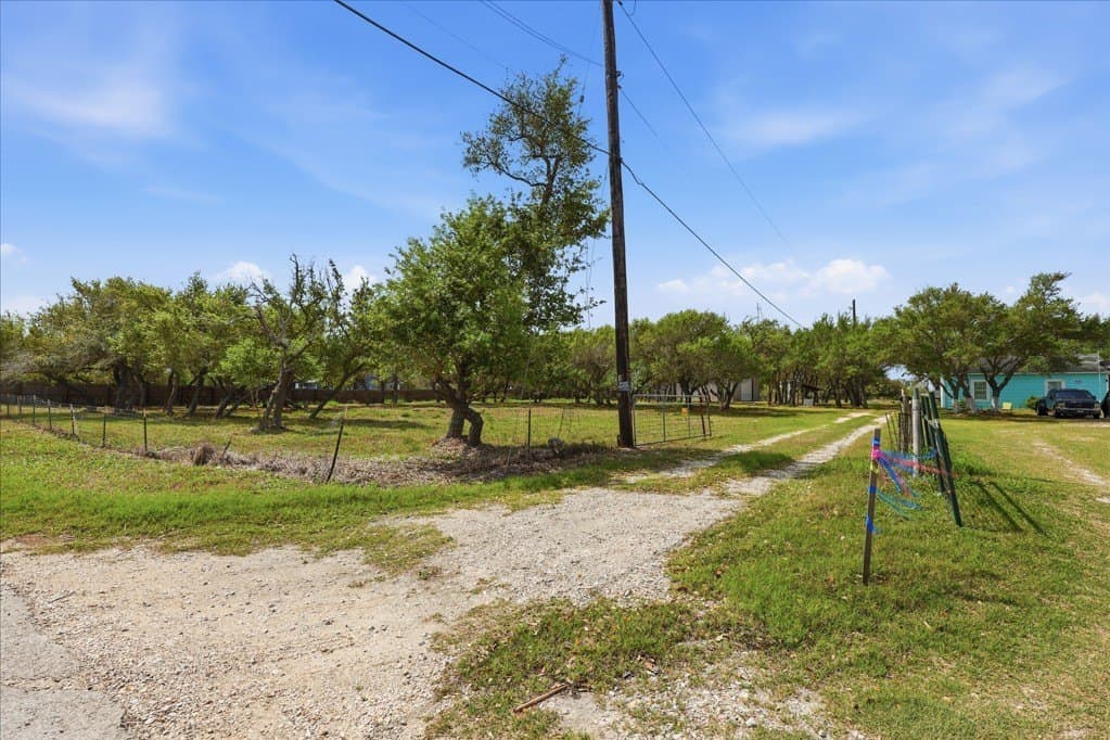 2.5 acres in Aransas County