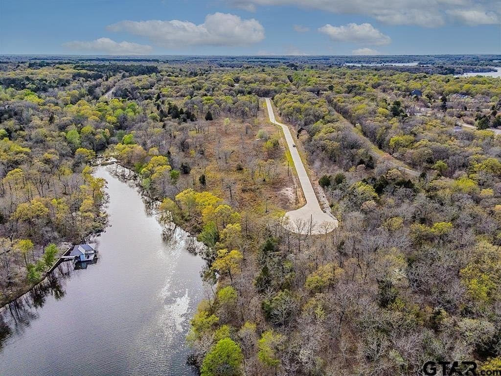 0.81 acres in Henderson County - photo 8