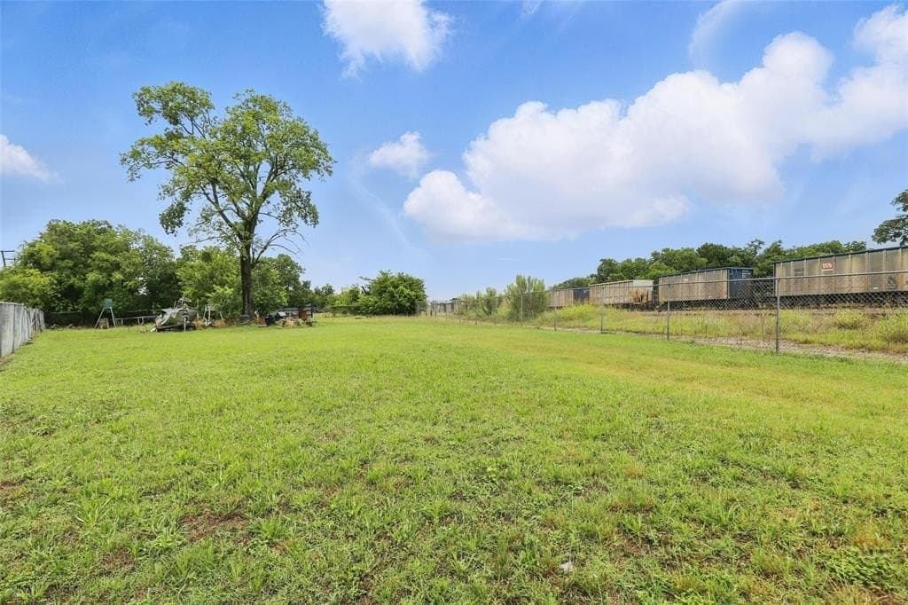 0.45 acres in Tarrant County gallery image 2