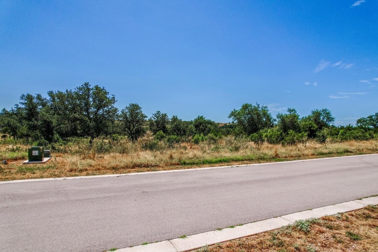 4 acres in Burnet County gallery image 4