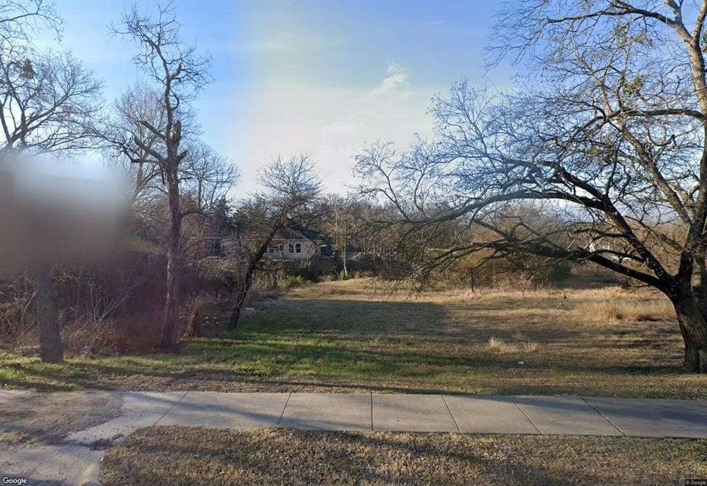 0.24 acres in Ellis County