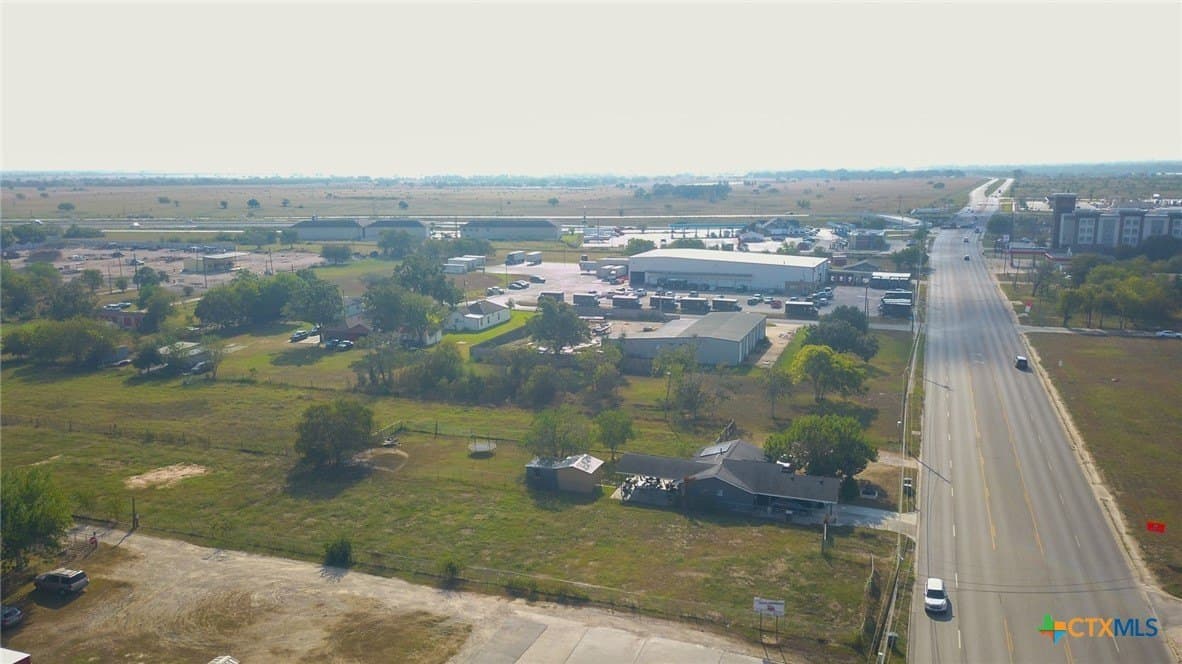 3.92 acres in Victoria County - photo 8