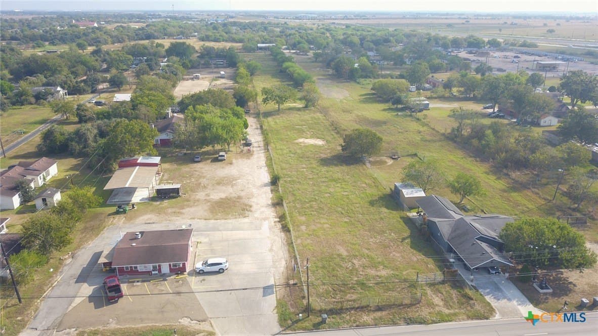 3.92 acres in Victoria County - photo 7