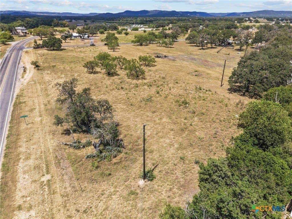 2.07 acres in Bandera County - photo 7