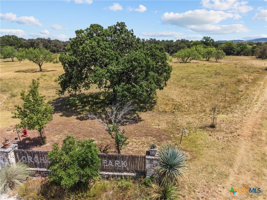 2.07 acres in Bandera County - photo 5
