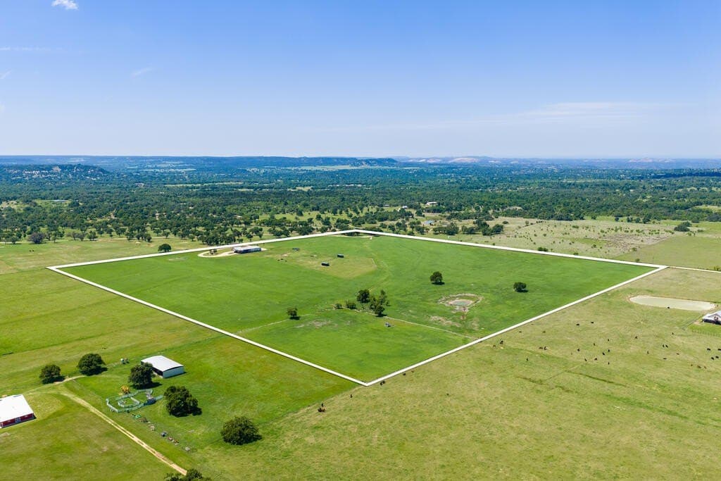 48.09 acres in Gillespie County - photo 10