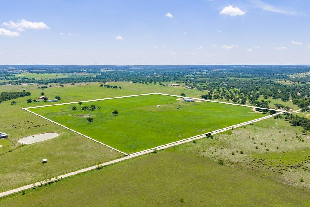 48.09 acres in Gillespie County - photo 7