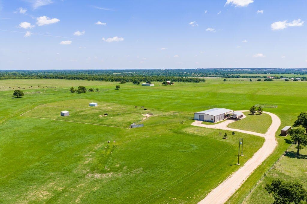 48.09 acres in Gillespie County - photo 5