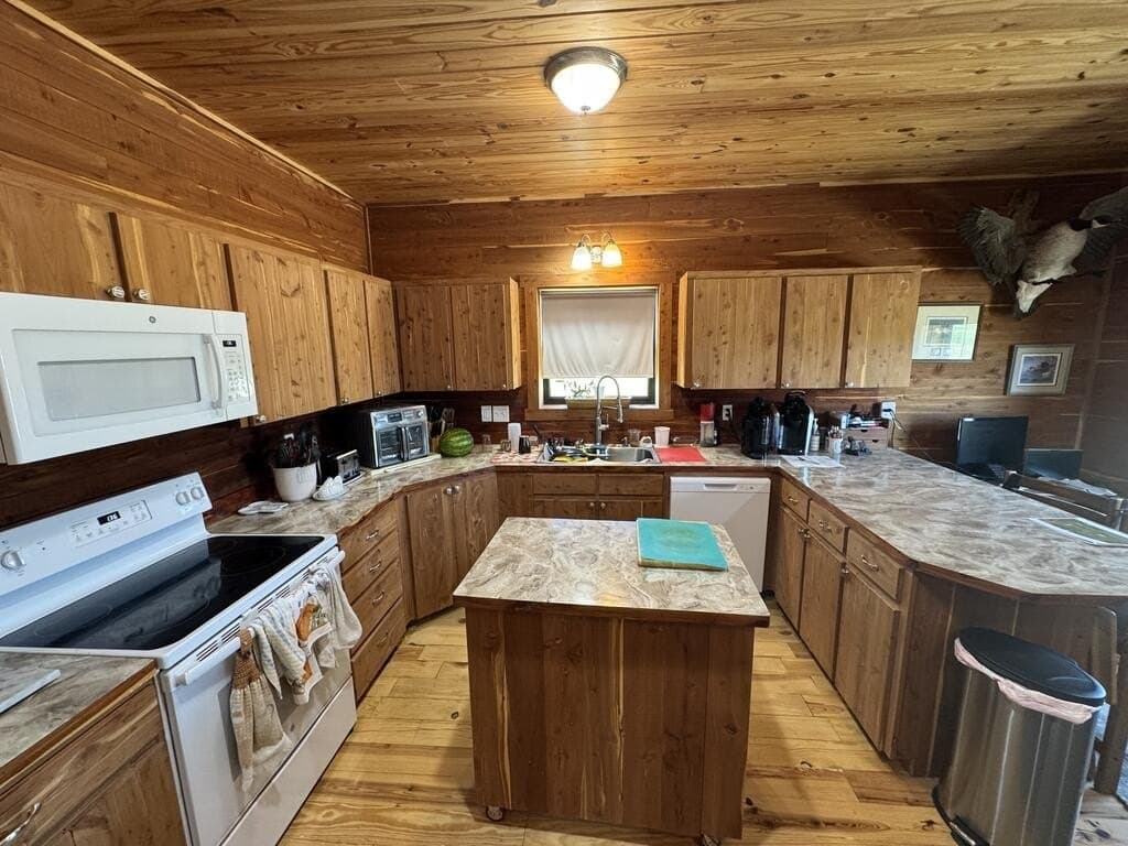48.09 acres in Gillespie County - photo 40