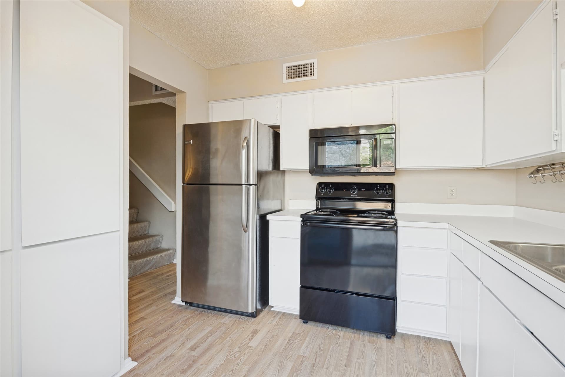 10.2 acres in Dallas County - photo 5