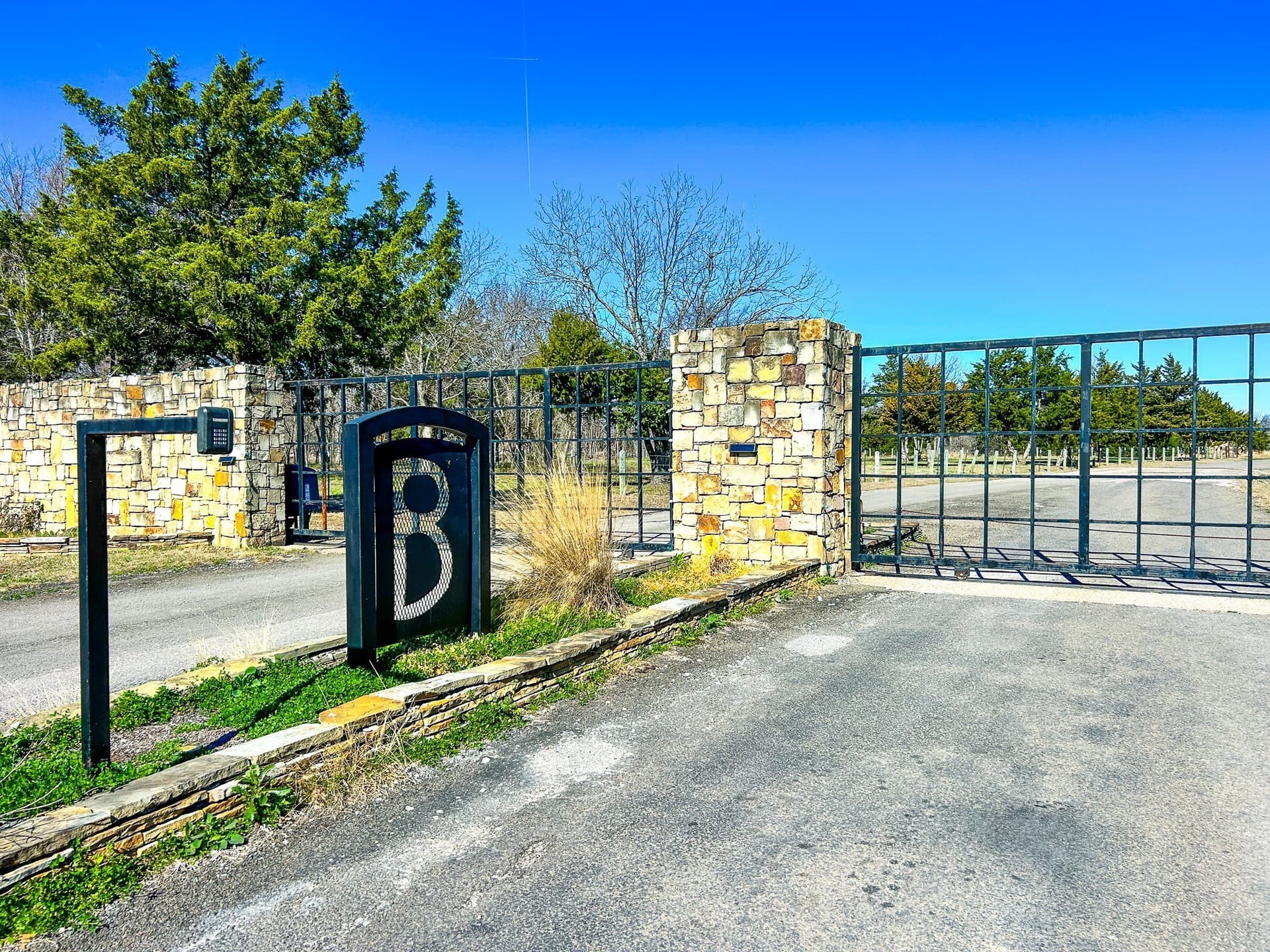 0.8 acres in Navarro County - photo 11