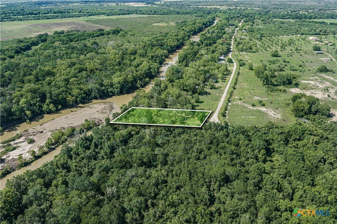 2.01 acres in DeWitt County gallery image 2