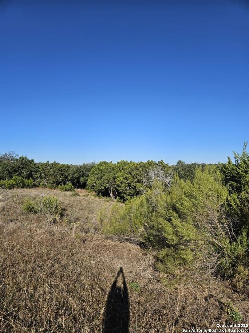 1.05 acres in Comal County gallery image 2