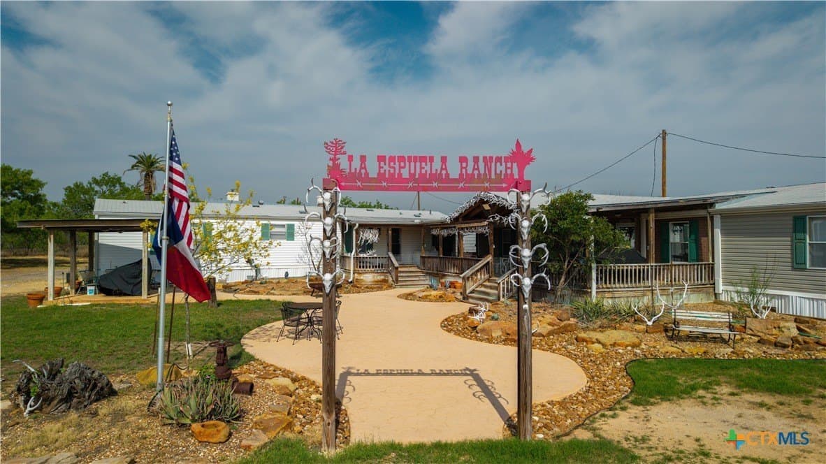 1,222 acres in Dimmit County gallery image 2