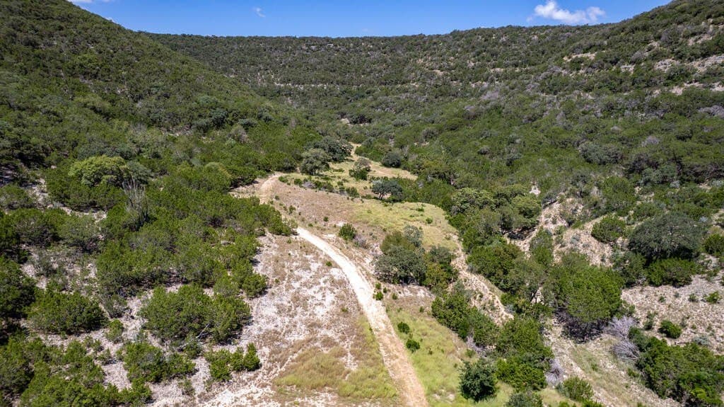 225.7 acres in Real County - photo 10
