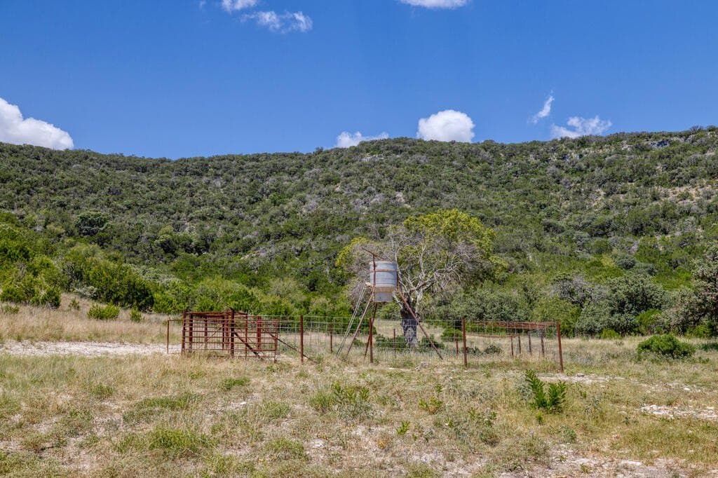 225.7 acres in Real County - photo 20