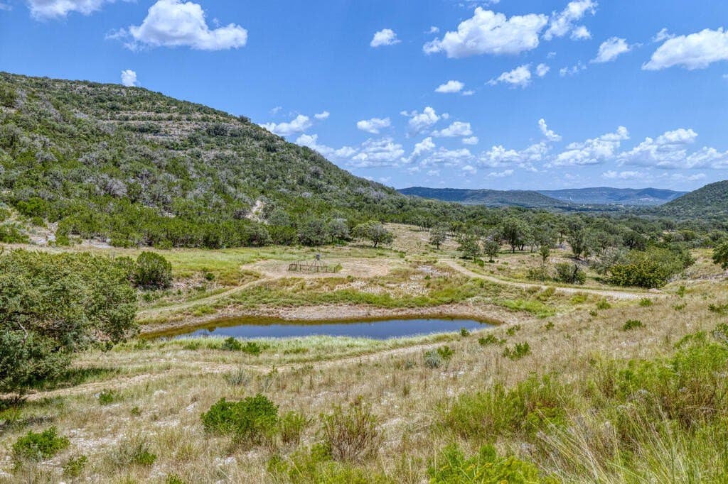 225.7 acres in Real County - photo 2