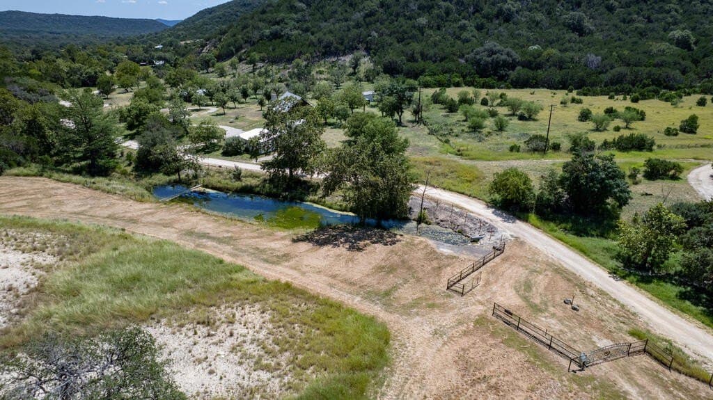 225.7 acres in Real County - photo 3