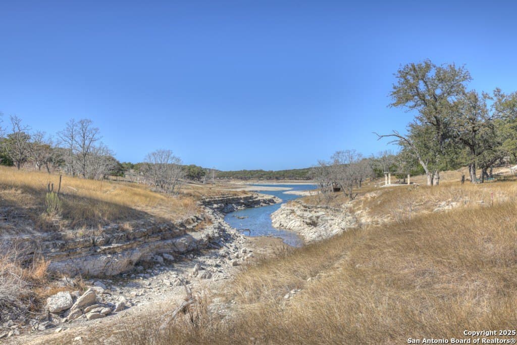 1.26 acres in Comal County gallery image 3