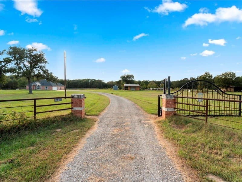 17.72 acres in Henderson County