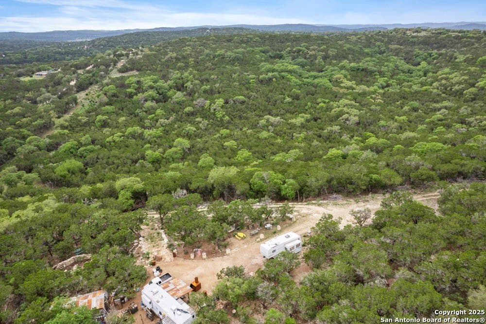 0.89 acres in Bandera County gallery image 3