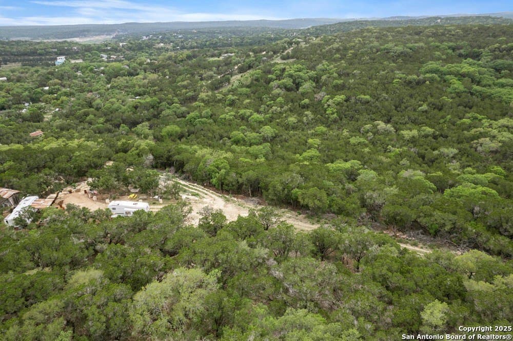 0.89 acres in Bandera County gallery image 4