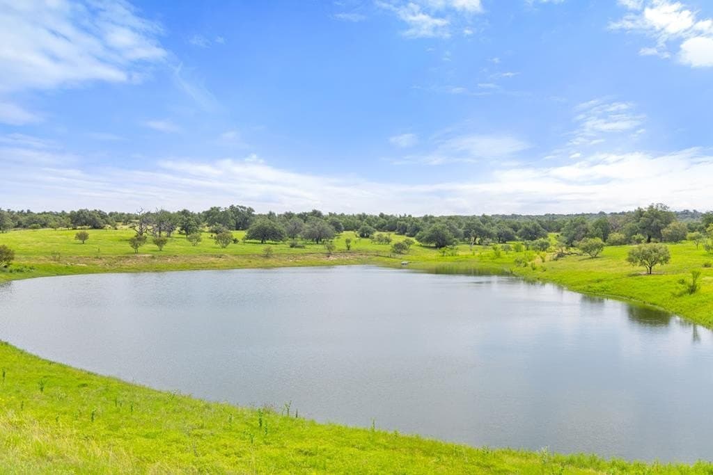 86 acres in Gillespie County