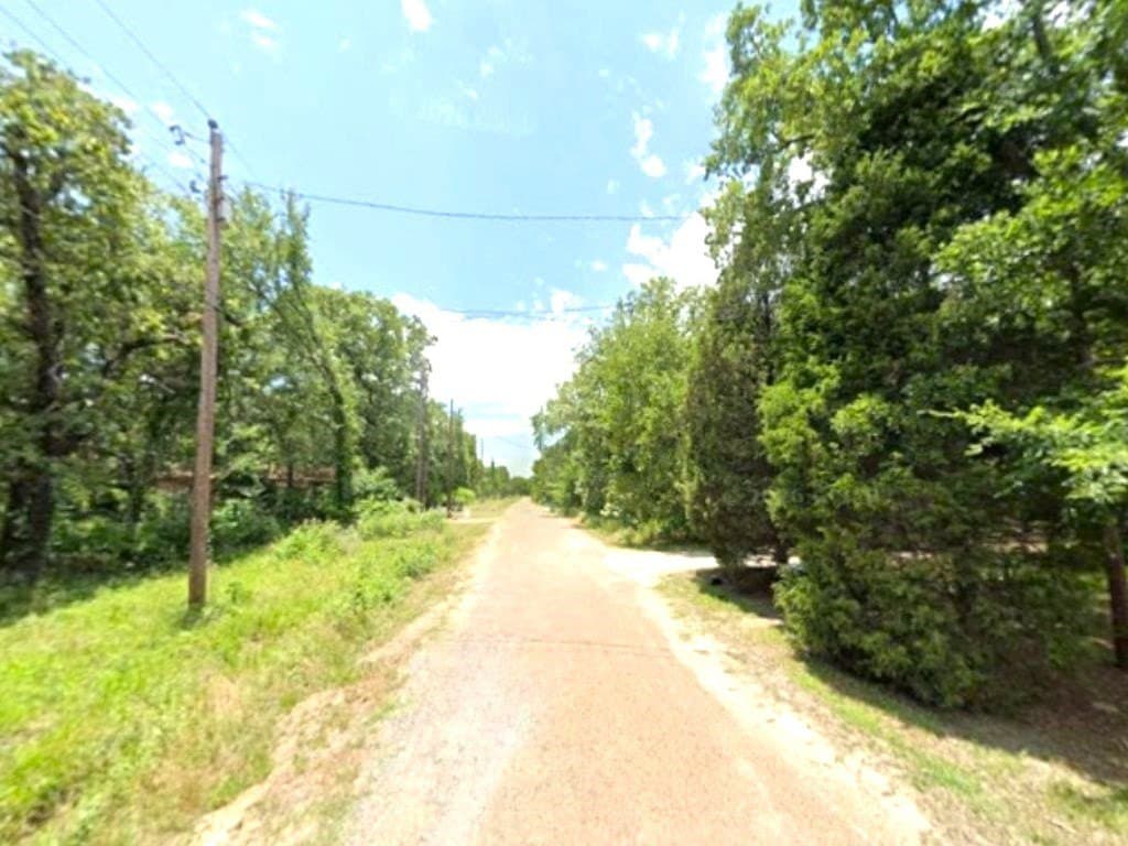 0.17 acres in Henderson County - photo 2