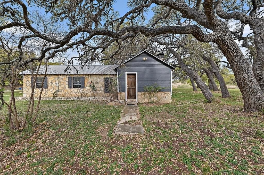 25.39 acres in Blanco County - photo 8