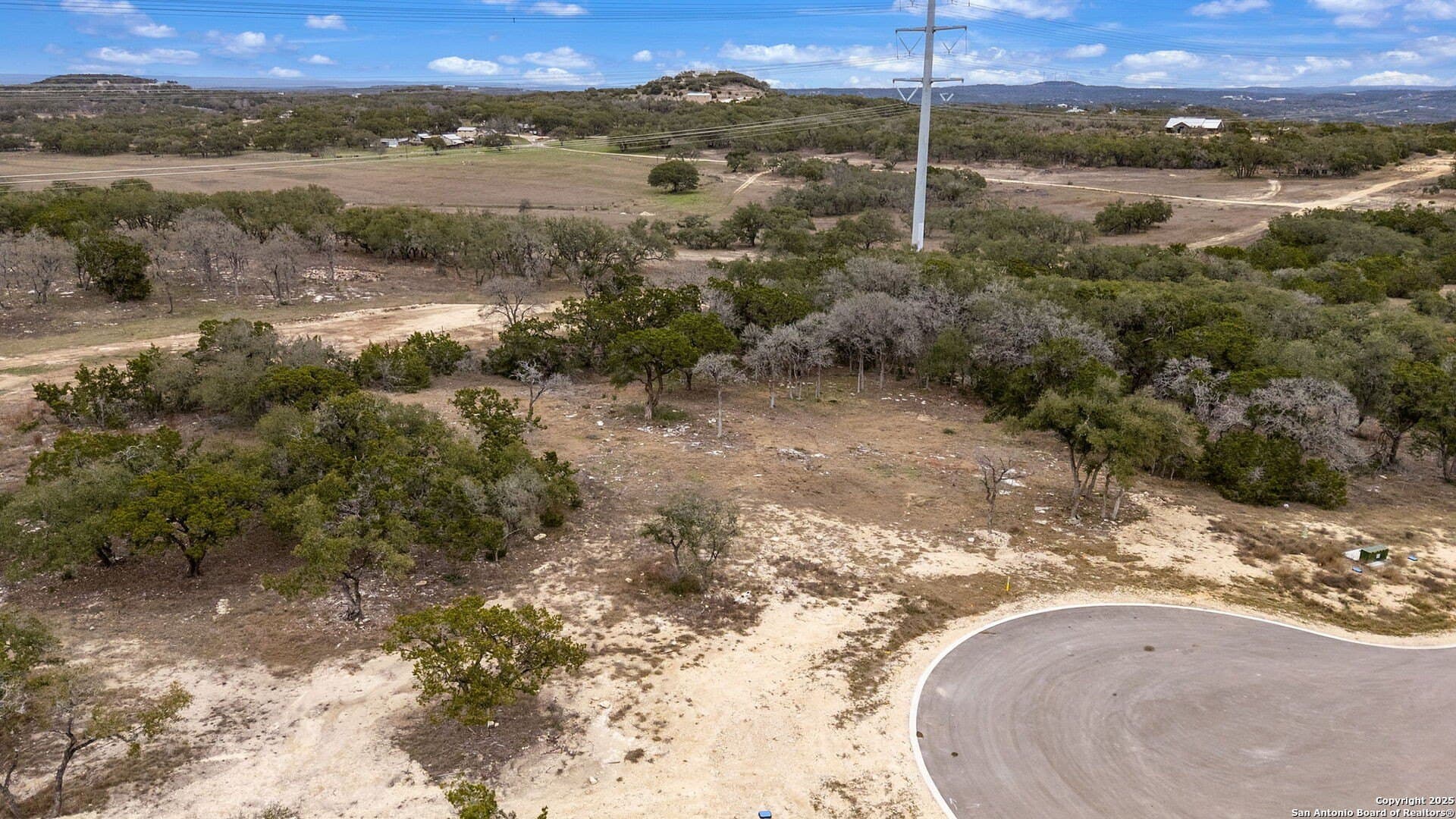 1.1 acres in Comal County gallery image 3