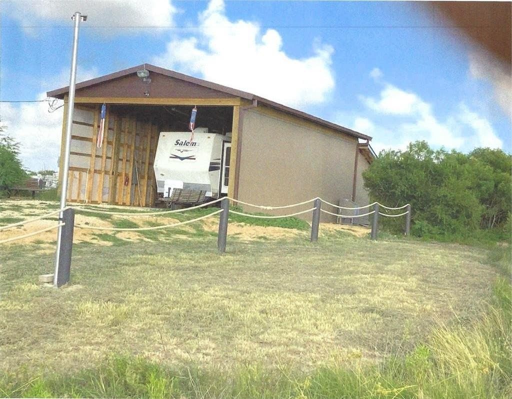 0.21 acres in Palacios Area County gallery image 3