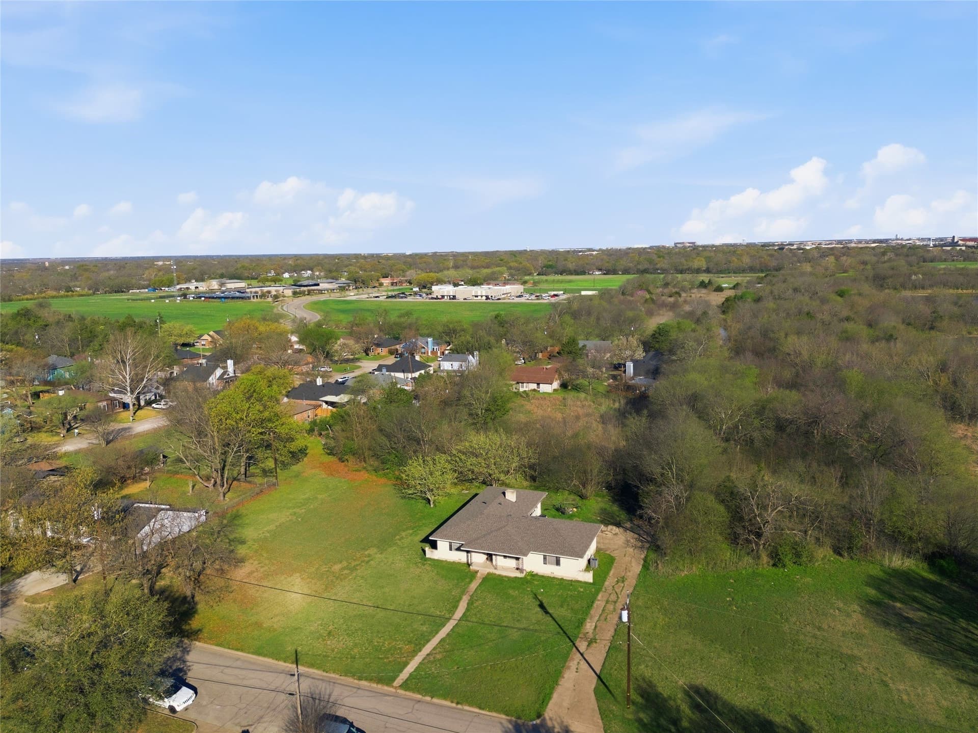 7.89 acres in Ellis County