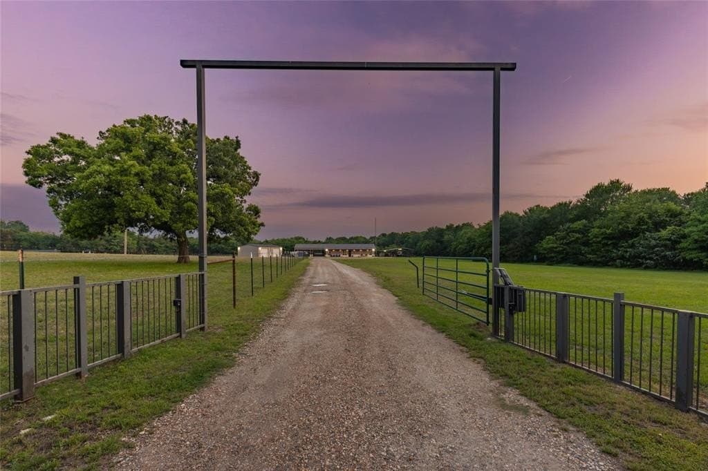 10 acres in Hunt County gallery image 4