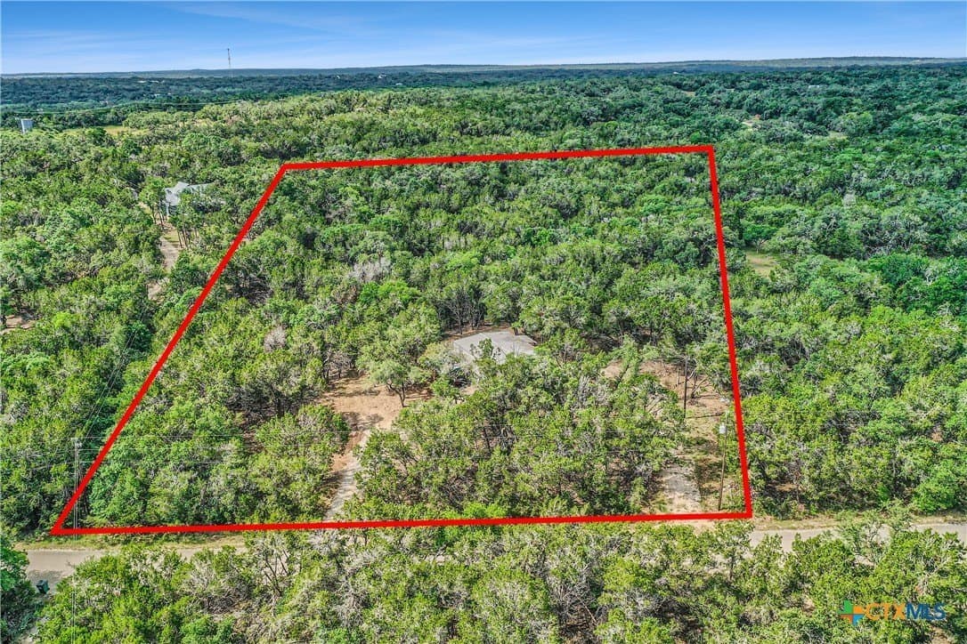2.5 acres in Hays County