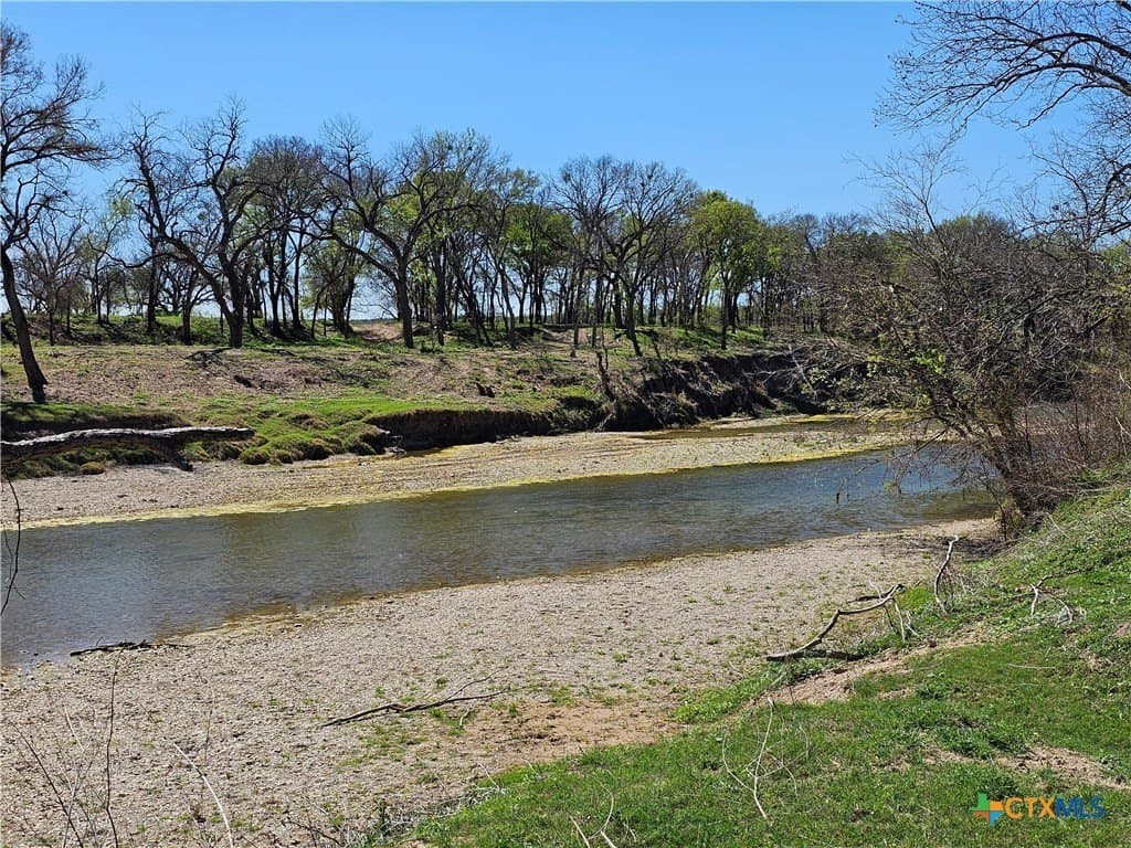 5.33 acres in Burnet County gallery image 4