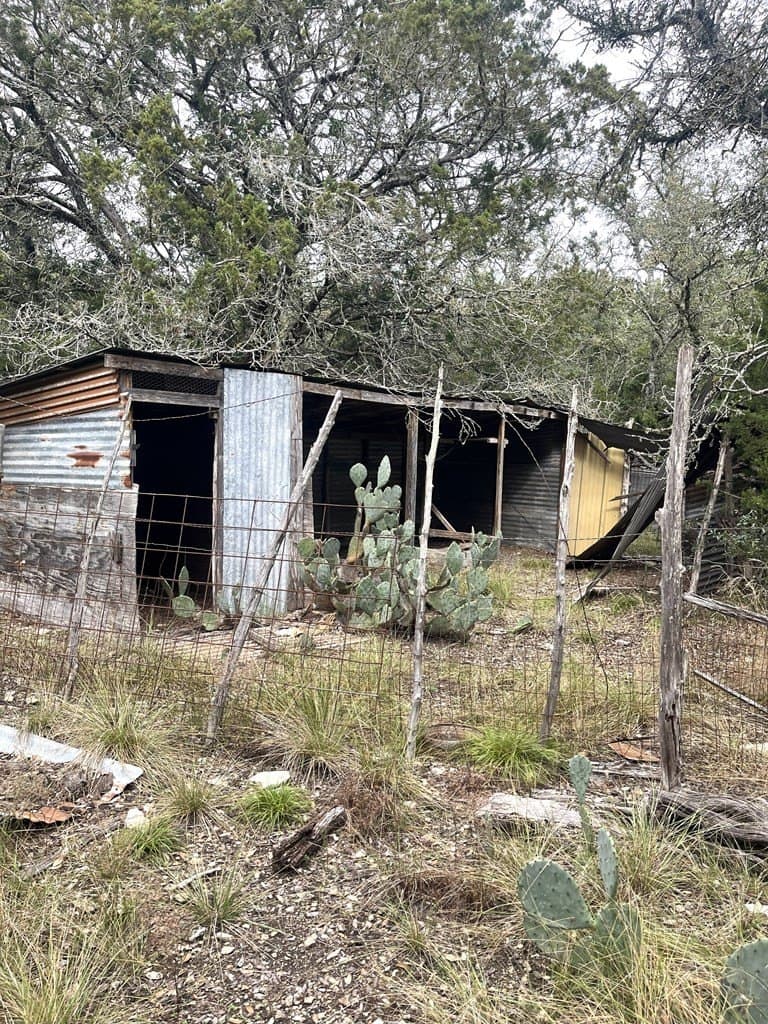 30.8 acres in Real County - photo 31