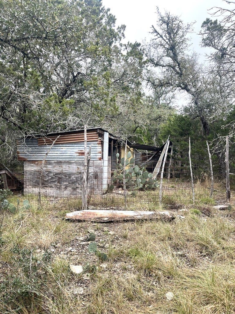 30.8 acres in Real County - photo 32